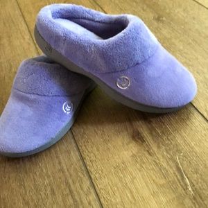 NEW Isotoner slippers, size 7.5-8, snug fit